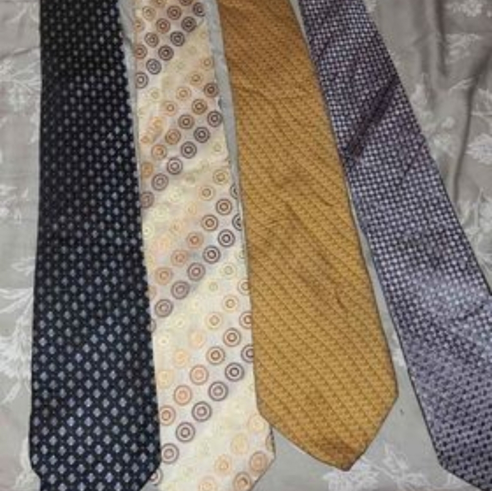 Bundle of (4) Designer Men's Ties!! Michael Kors, Sean John, Tommy Hilfiger!!!!